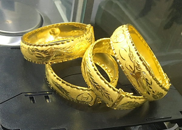 黄金龙凤手镯典当